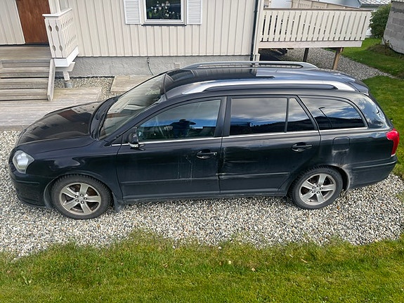 Toyota Avensis 9 of 25