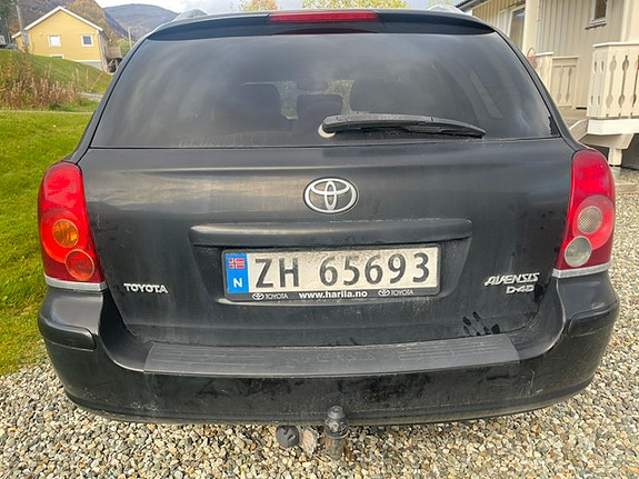 Toyota Avensis 4 of 25