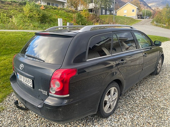 Toyota Avensis 3 of 25