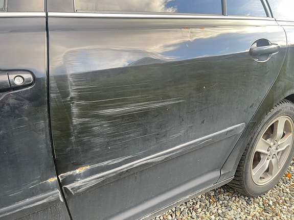 Toyota Avensis 22 of 25