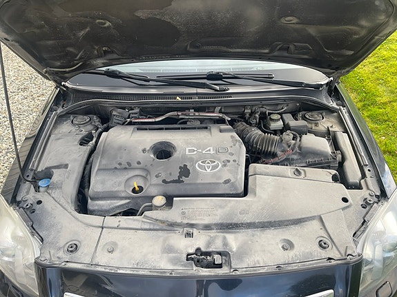 Toyota Avensis 10 of 25