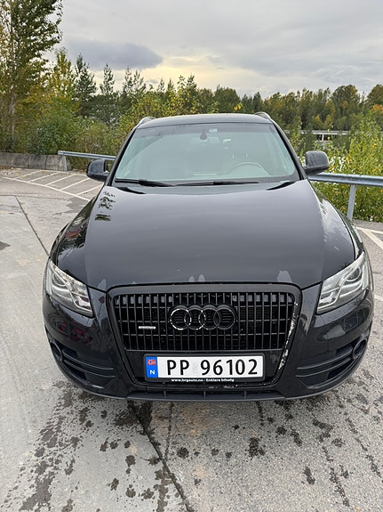 Audi Q5 2 of 30