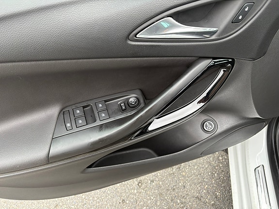 Opel Astra 18 of 30