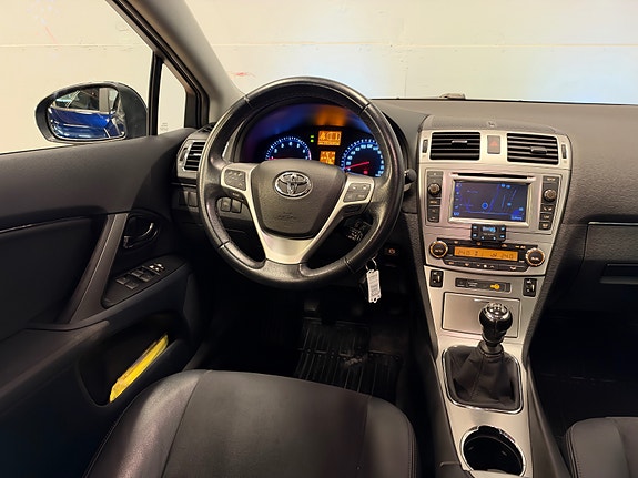 Toyota Avensis 19 of 27