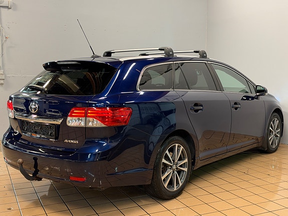 Toyota Avensis 7 of 27