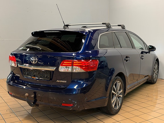 Toyota Avensis 9 of 27