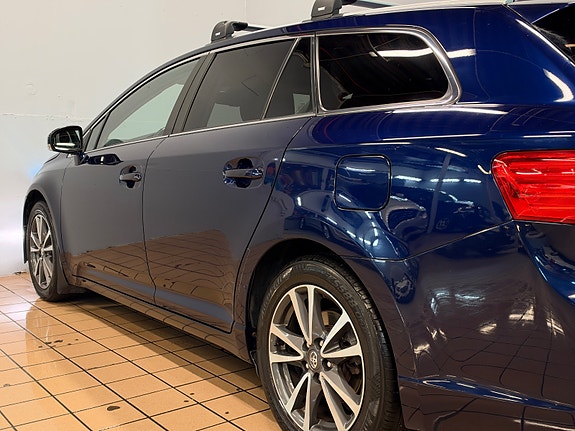 Toyota Avensis 10 of 27