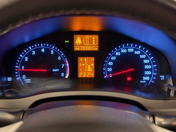 Toyota Avensis 25 of 27