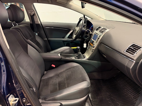 Toyota Avensis 15 of 27
