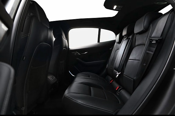 Jaguar I-PACE 21 of 26