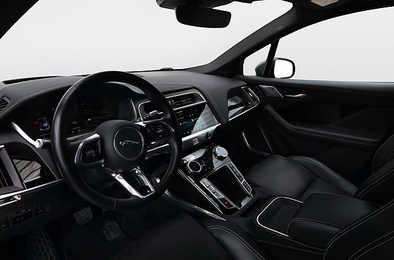 Jaguar I-PACE 13 of 26