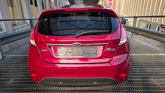 Ford Fiesta 3 of 5