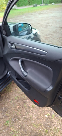 Ford Mondeo 17 of 19