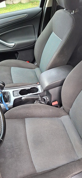 Ford Mondeo 12 of 19