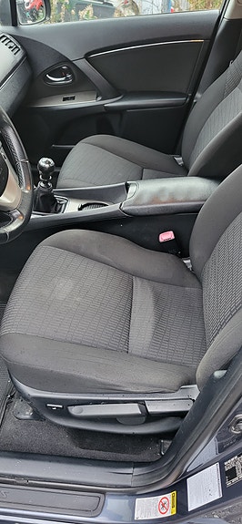 Toyota Avensis 10 of 13