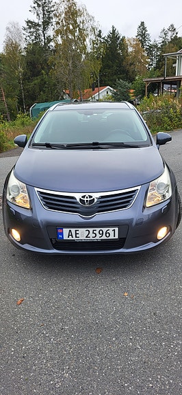 Toyota Avensis 2 of 13