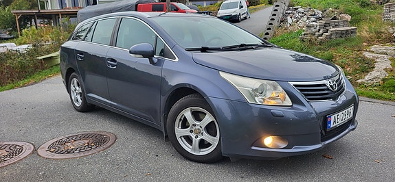 Toyota Avensis 3 of 13