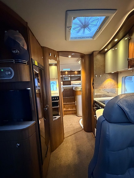 Hymer B 704PL 11 of 17