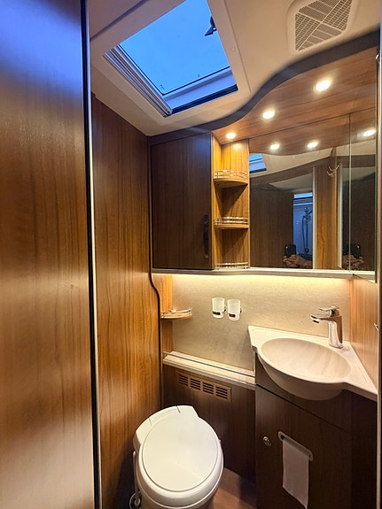 Hymer B 704PL 13 of 17
