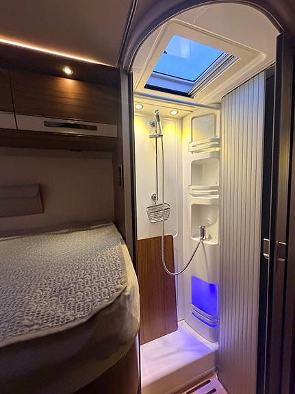 Hymer B 704PL 12 of 17