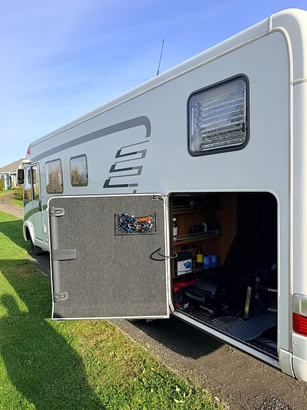 Hymer B 704PL 6 of 17