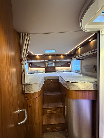 Hymer B 704PL 10 of 17