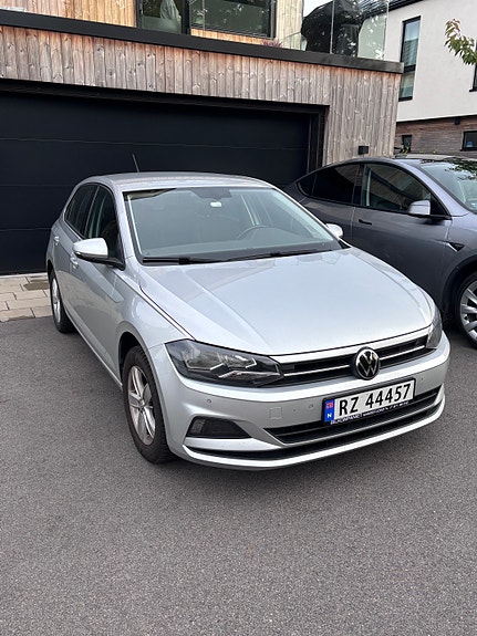 Volkswagen Polo 2 of 3