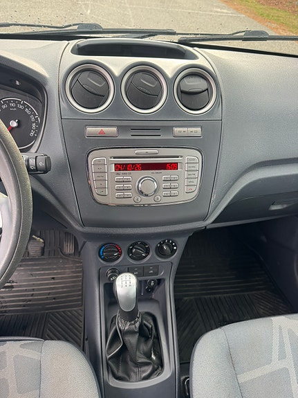 Ford Transit Connect 10 of 14