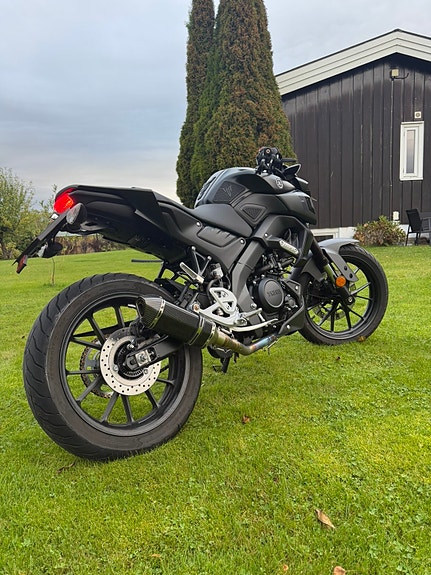 Yamaha MT-125 4 of 14