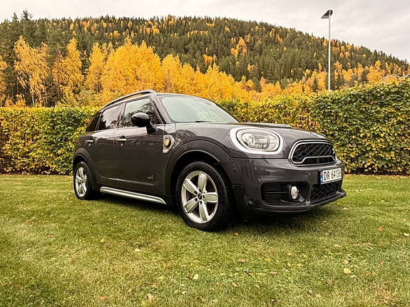 MINI Countryman Cooper SE 2 of 24