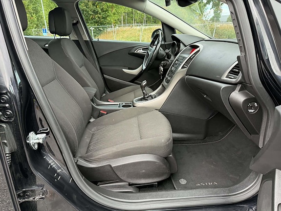 Opel Astra 21 of 30