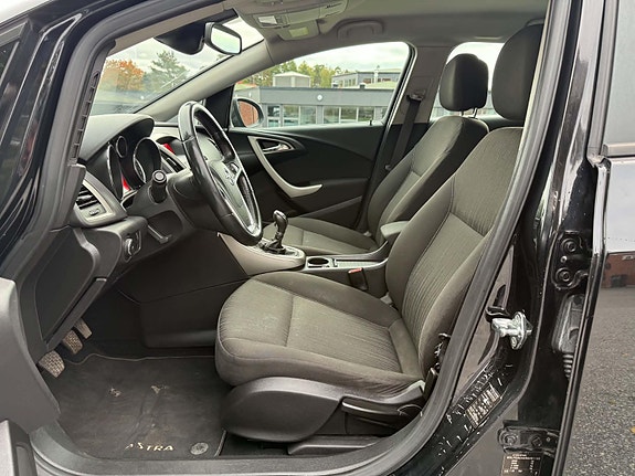 Opel Astra 12 of 30