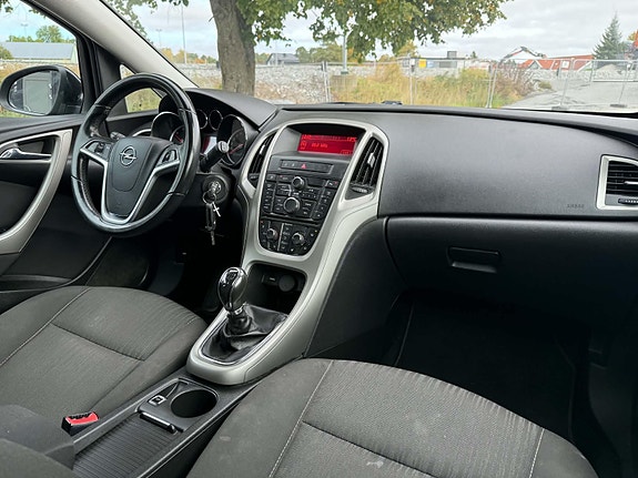 Opel Astra 17 of 30