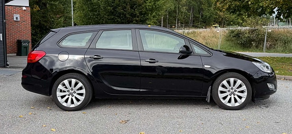 Opel Astra 4 of 30