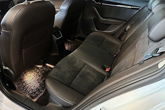 Skoda Octavia 14 of 22