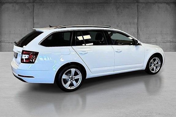 Skoda Octavia 5 of 22