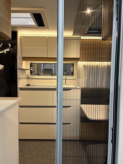 Adria 572 UT STORT BAD/2 ENKLE SENGER/ALDE/MARKISE/FINANS+++ 9 of 23