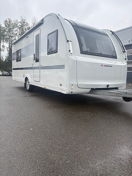 Adria 572 UT STORT BAD/2 ENKLE SENGER/ALDE/MARKISE/FINANS+++ 2 of 23
