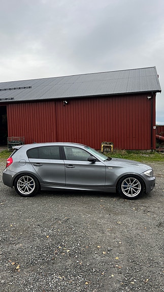 BMW 116d 2 of 13