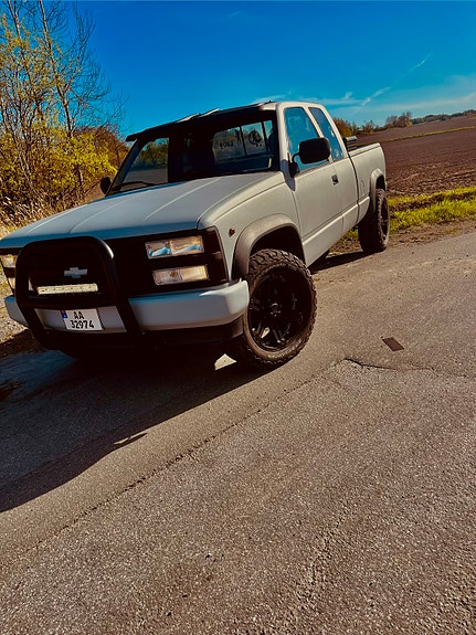 Chevrolet K2500 5 of 12