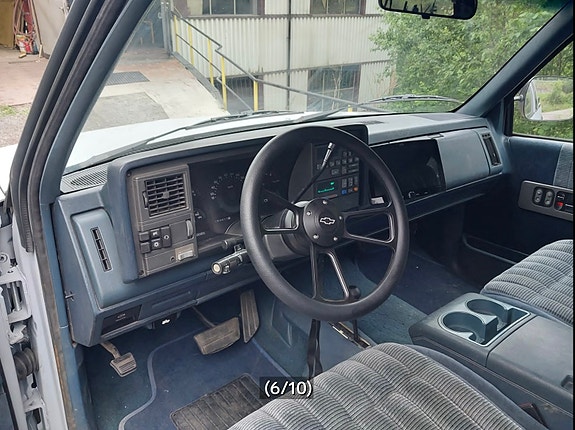 Chevrolet K2500 10 of 12