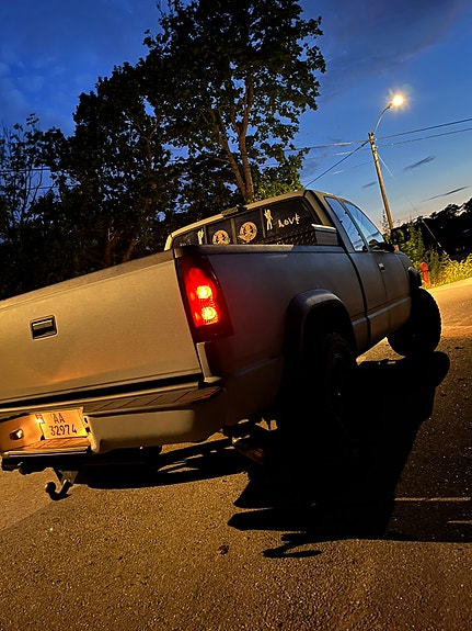 Chevrolet K2500 2 of 12