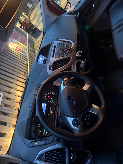 Ford Transit Custom 9 of 30