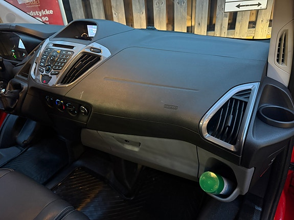 Ford Transit Custom 16 of 30