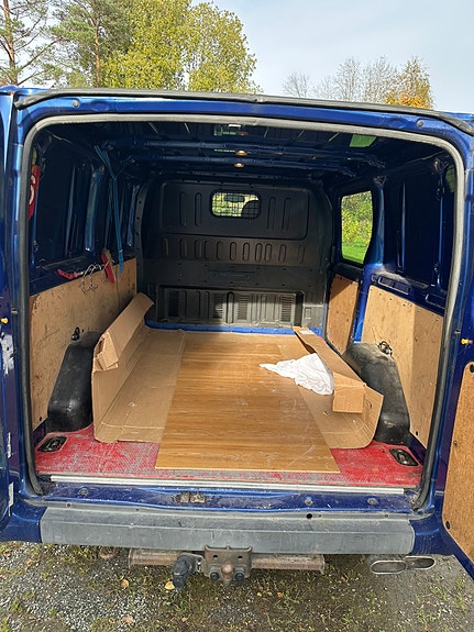 Ford Transit 300S Van 7 of 11