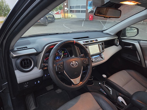 Toyota RAV4 23 of 30