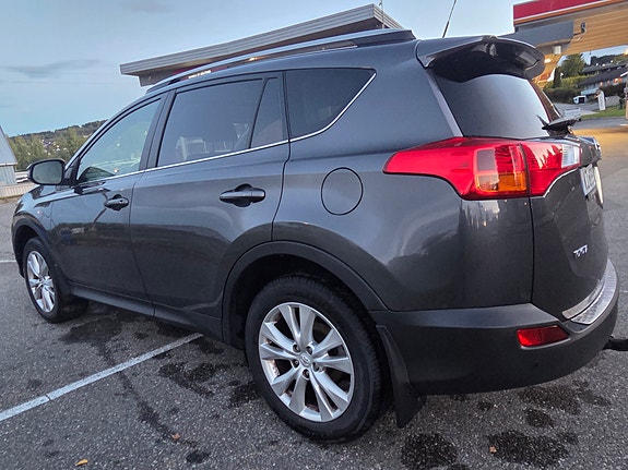 Toyota RAV4 12 of 30