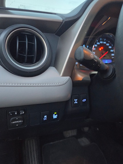 Toyota RAV4 17 of 30