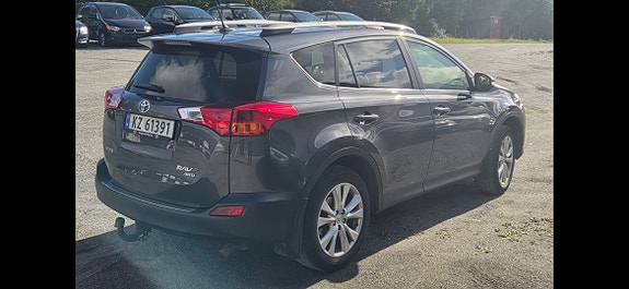 Toyota RAV4 8 of 30