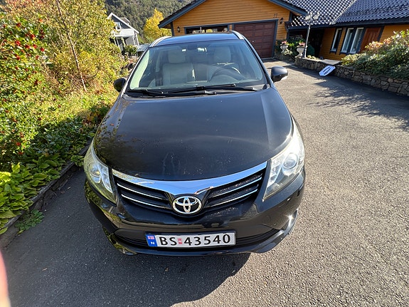 Toyota Avensis 3 of 14
